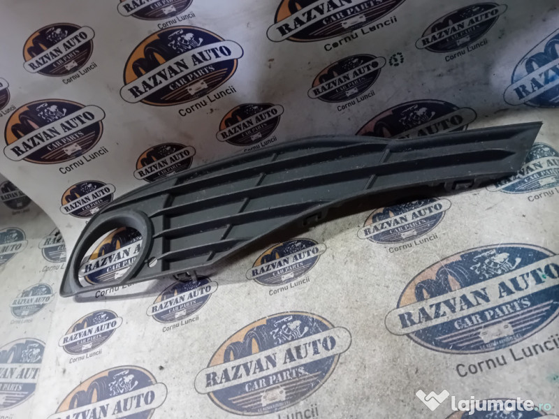 Grila proiector stanga BMW F30 2013