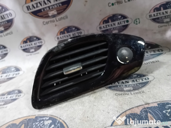 Grila ventilatie stanga Renault Grand Scenic 2014