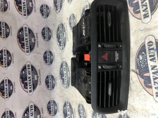 Grila ventilatie centrala Skoda Fabia 2 2008