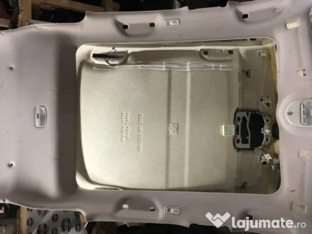 Plafon material cu panorama Peugeot 3008 2012