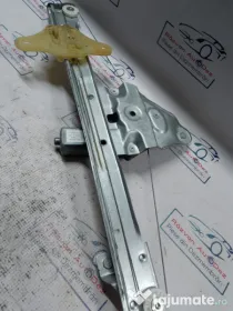 Macara geam stanga fata Dacia Duster 2019