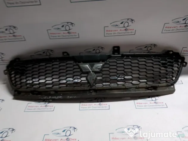 Grila bara fata Mitsubishi Outlander 2012