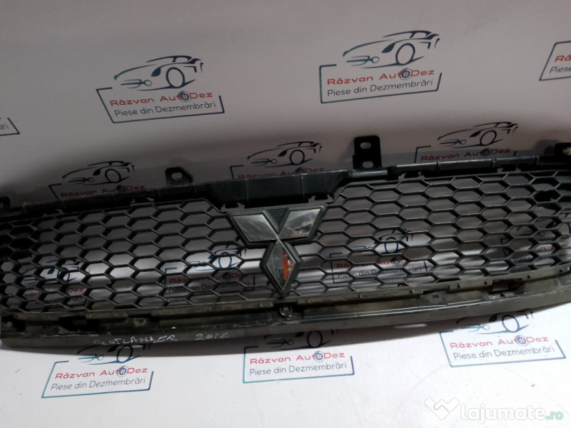Grila bara fata Mitsubishi Outlander 2012