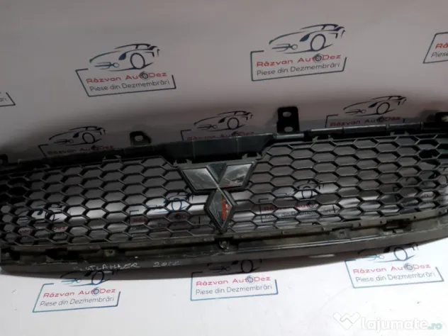 Grila bara fata Mitsubishi Outlander 2012