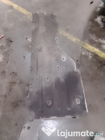 Scut lateral dreapta BMW X1 2014