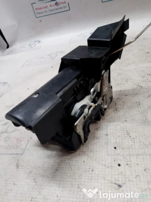 Broasca dreapta fata Dacia Duster 2012