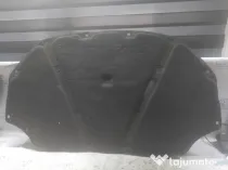 P&acirc;sla capotă Volkswagen Jetta 2012
