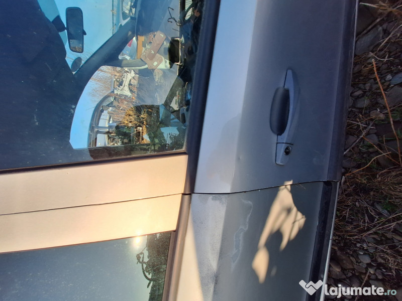 Usa dreapta fata Opel Zafira 2007