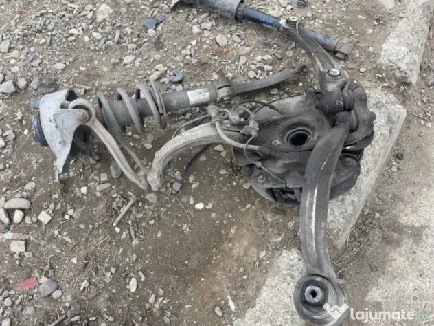 Fuzeta cu amortizor dreapta fata Audi Q5 2.0 Motorina 2012