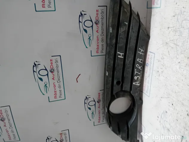 Grila proiector stanga Opel Astra H 2011