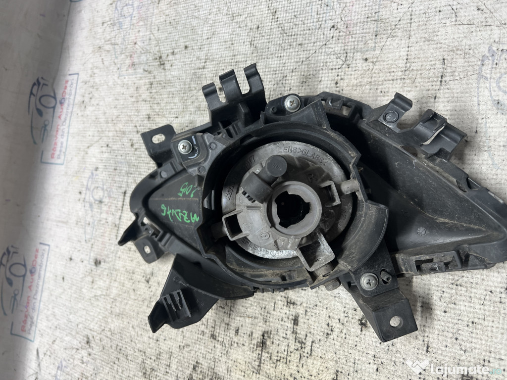 Proiector dreapta Mazda 6 2015