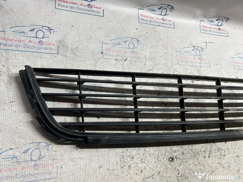 Grila bara fata Volkswagen Golf 6 Hatchback 2010