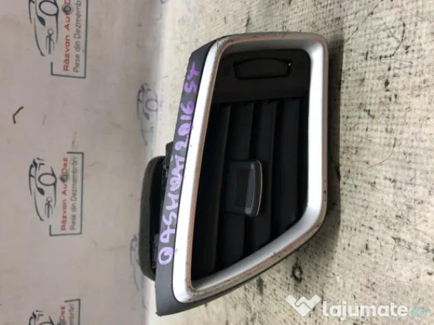 Grila ventilatie stanga Nissan Qashqai 2016
