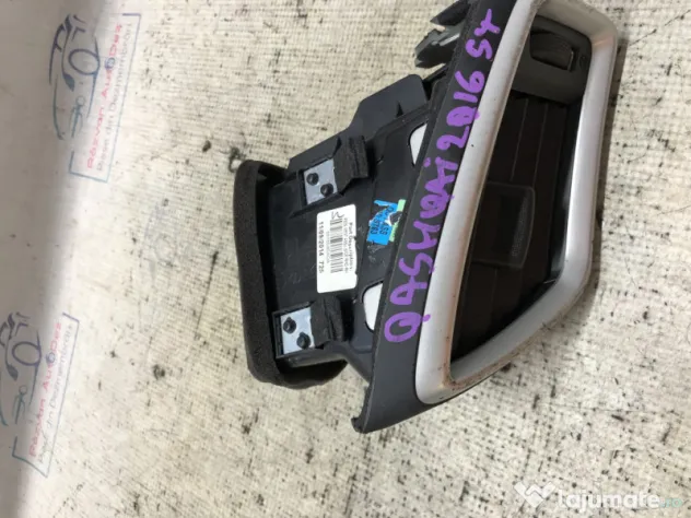 Grila ventilatie stanga Nissan Qashqai 2016