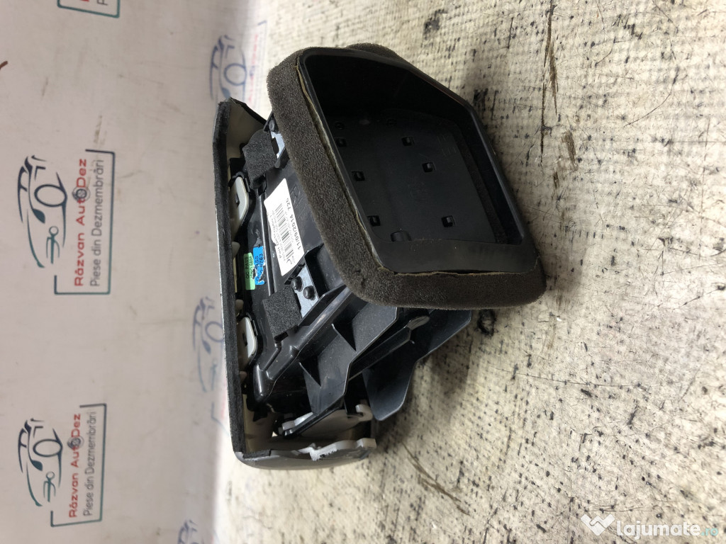 Grila ventilatie stanga Nissan Qashqai 2016