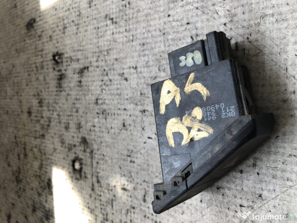 Buton avarie Audi A4 B8 2012