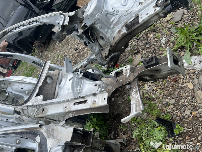 Lonjeron dreapta Skoda Octavia 3 Berlina - Motorina 2014