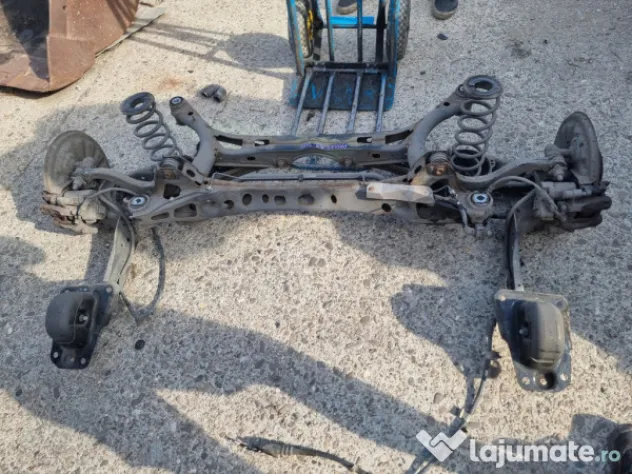 Punte spate Volkswagen Passat B8 Berlina 2016