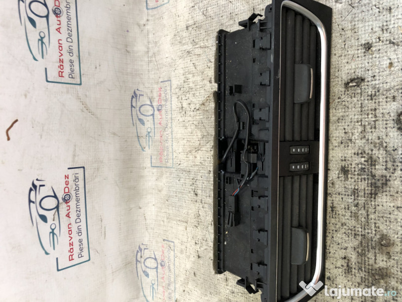 Grila ventilatie centrala Audi A5 2010