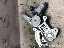 Macara geam stanga spate Nissan Juke 2014