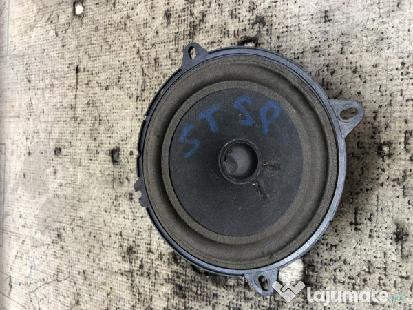Boxa stanga spate Dacia Duster 2014