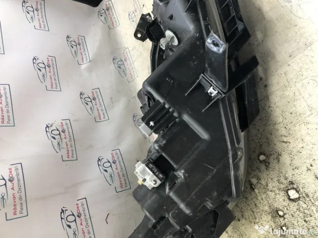 Far stanga lupa Suzuki Vitara 2017