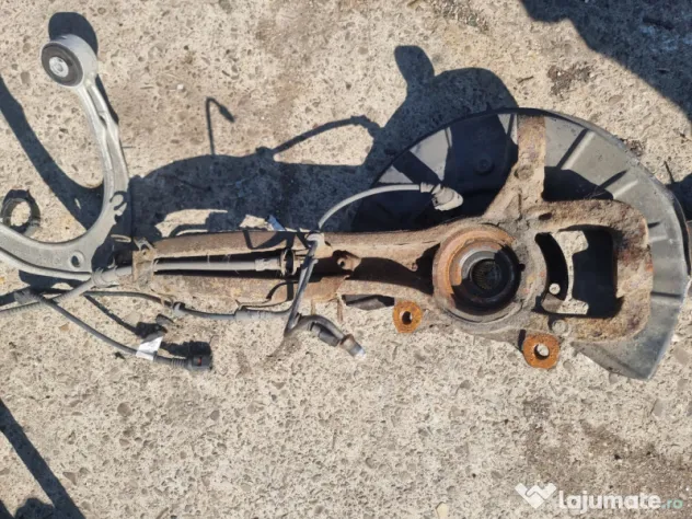 Fuzeta dreapta fata Volkswagen Touareg 3.0 Motorina 2012