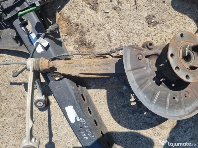 Fuzeta dreapta fata Volkswagen Touareg 3.0 Motorina 2012