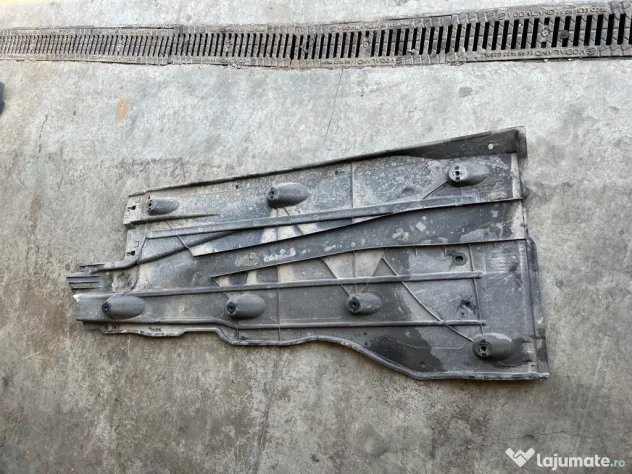 Scut lateral dreapta Skoda Octavia 3 2016