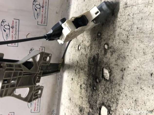Macara geam stanga spate Audi A4 B8 2012