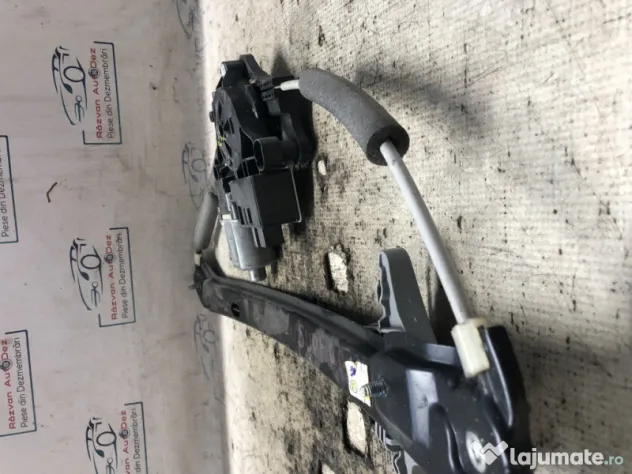 Macara geam stanga spate Skoda Superb 3 2017