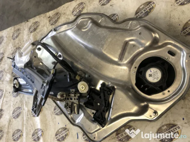 Macara geam stanga spate Mercedes CLS 2012