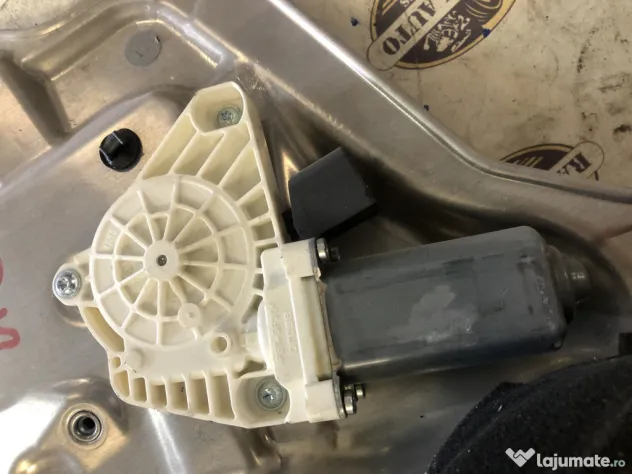 Macara geam stanga spate Mercedes CLS 2012