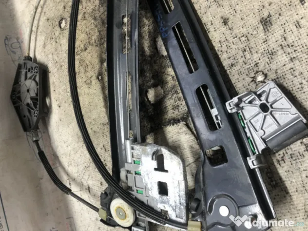 Macara geam stanga spate Volkswagen Passat CC 2013