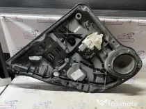 Macara geam stanga spate Mercedes ML 2013