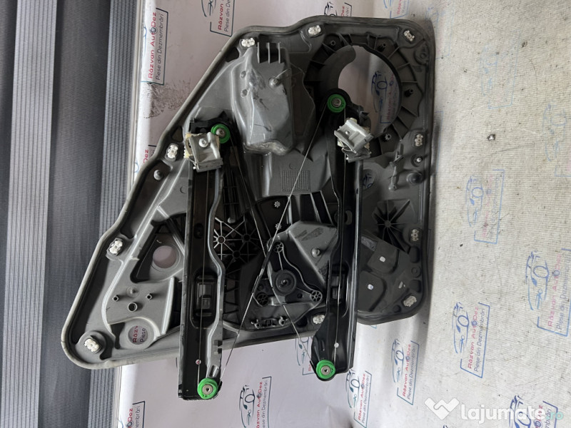 Macara geam stanga spate Volkswagen Touareg 2012