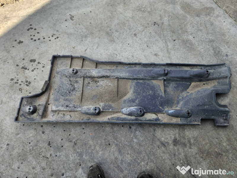Scut lateral stanga Volkswagen Sharan 2012