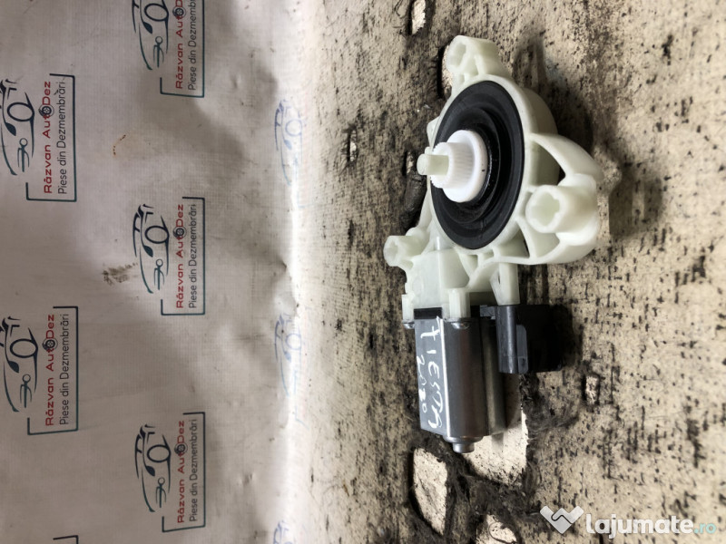 Motoras macara stanga fata Ford Fiesta 2021