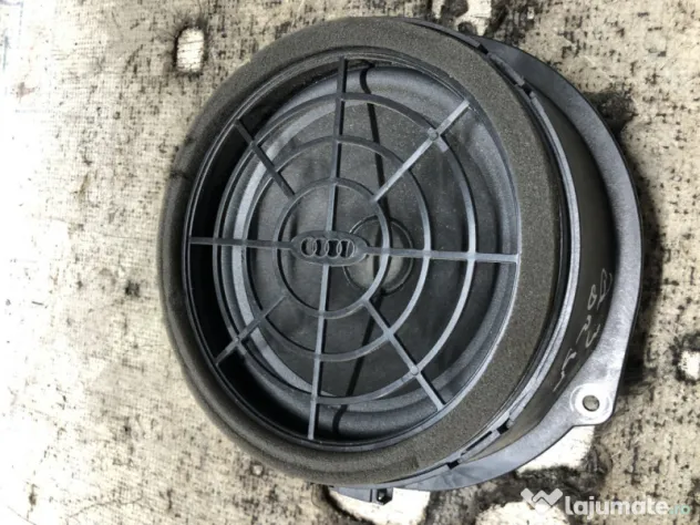 Boxa dreapta spate Audi Q3 2013