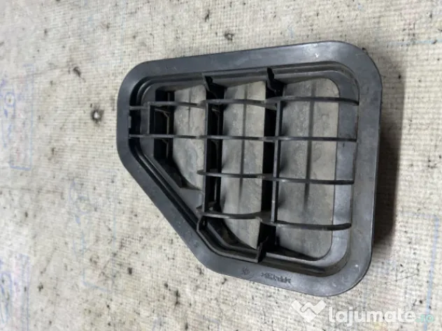 Grila aerisire dreapta spate Volkswagen Tiguan 2014