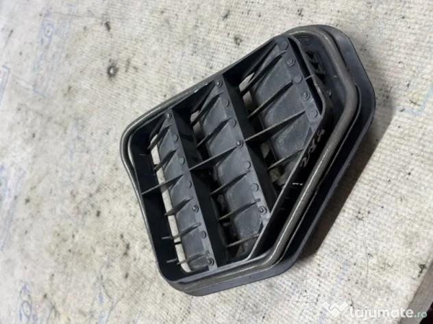 Grila aerisire dreapta spate Volkswagen Tiguan 2014