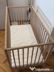 Pat bebe ikea din lemn si saltea din spuma 