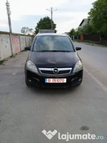 Opel Zafira b automată înmatriculat 7 locuri