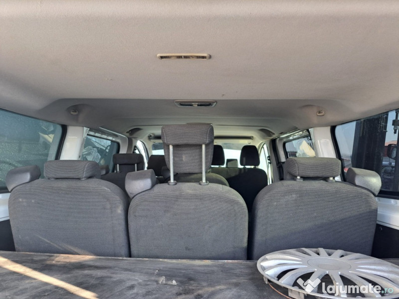 Dezmembrez Ford Transit Custom de Persoane 2.2 Tdci DRFF 100 Cai