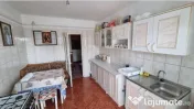 3 camere decomandate zona Bariera, sup 68 mp 