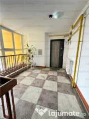 Apartament 3 camere, decomandat - zona Astra 