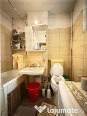 Apartament 3 camere, decomandat - zona Astra 