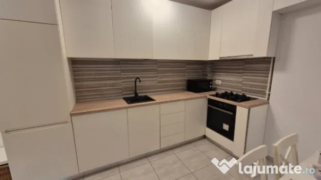 Apartament cu 2 camere + parcare