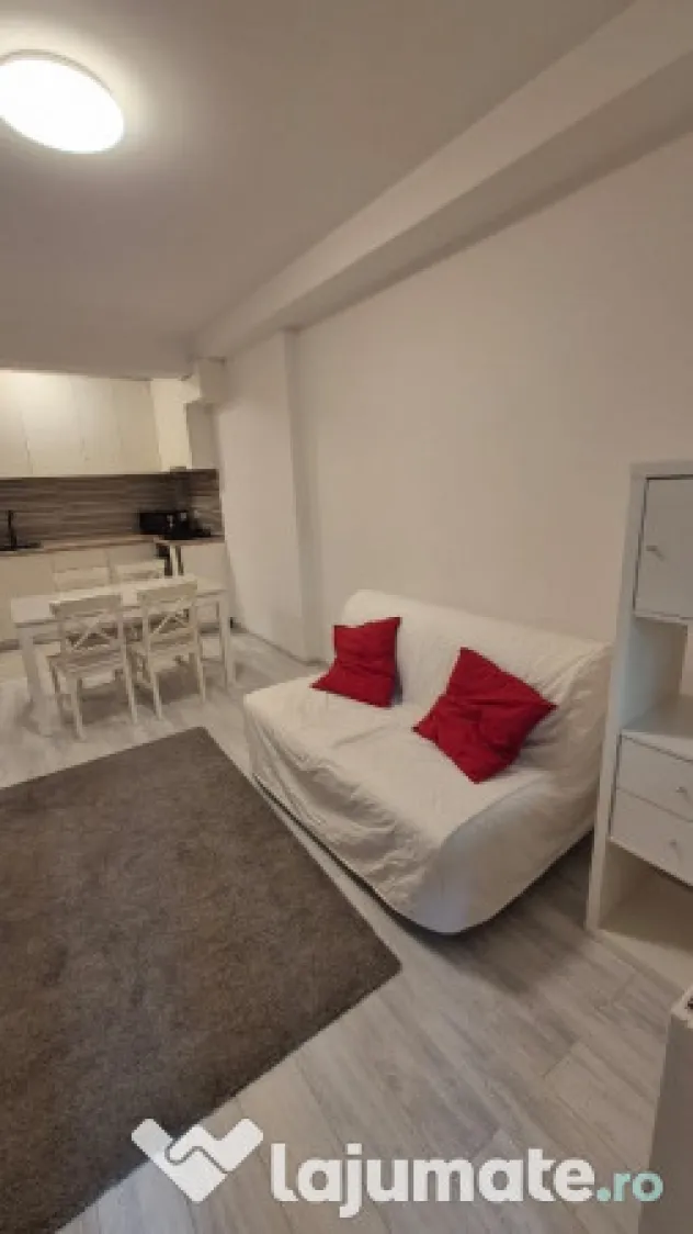 Apartament cu 2 camere + parcare