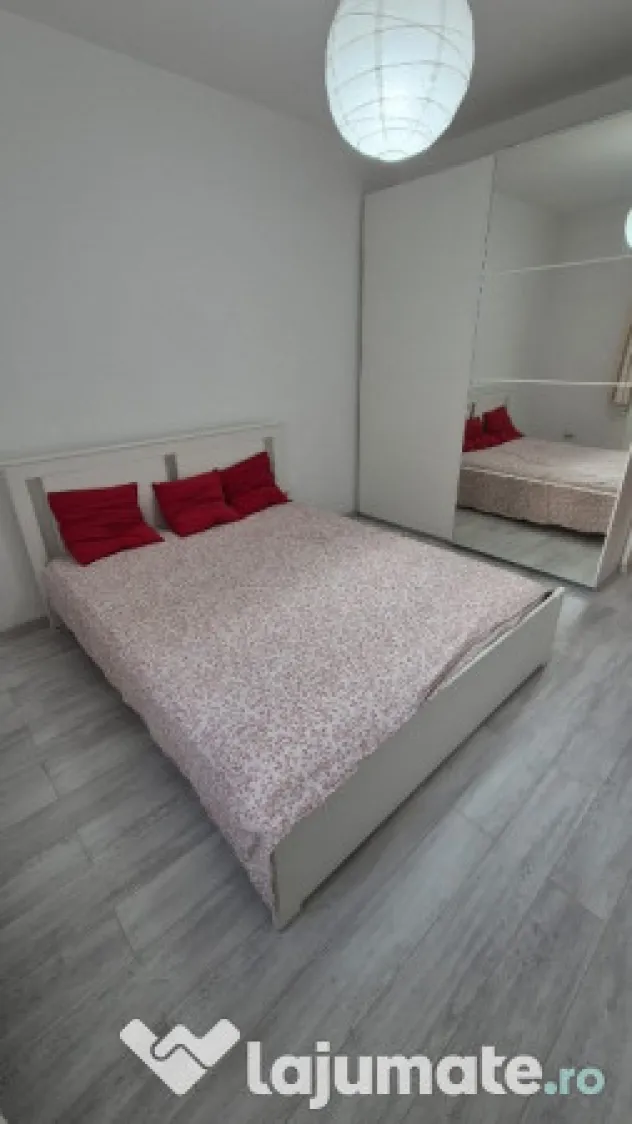 Apartament cu 2 camere + parcare